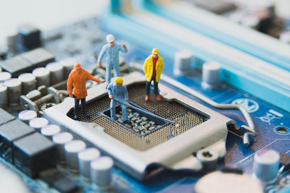 Indústrias de Transformação lideram ocupação de pessoal em 2024
