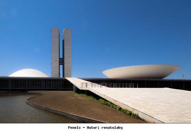 Inexistência de política estruturante para produção competitiva de leite