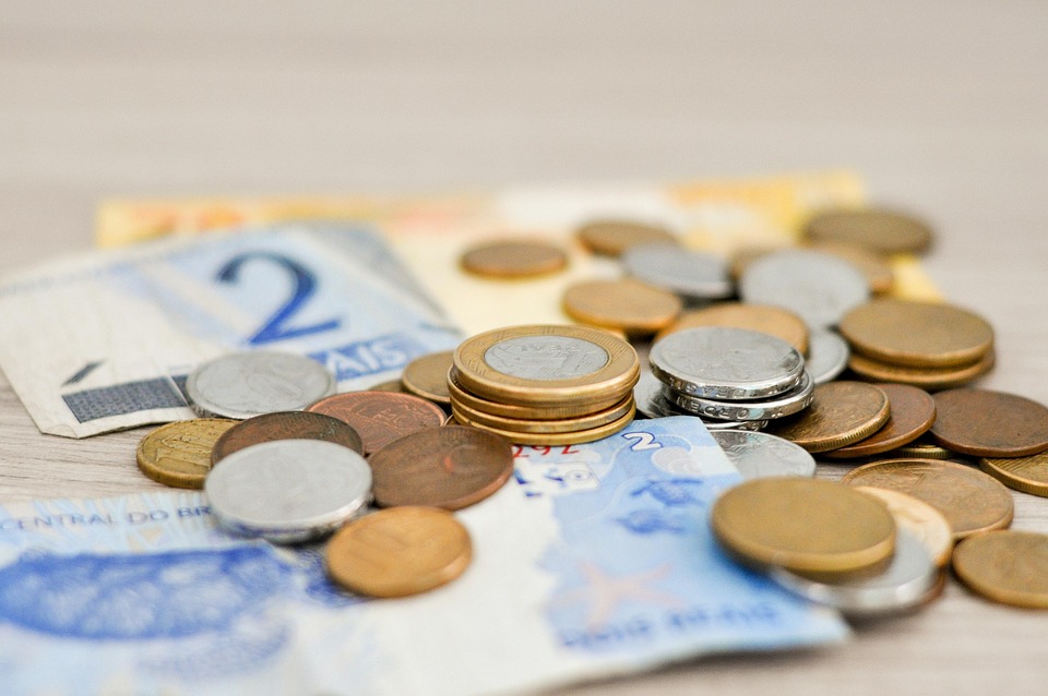 Economia retrai 0,4% em julho, em comparação ao mês anterior